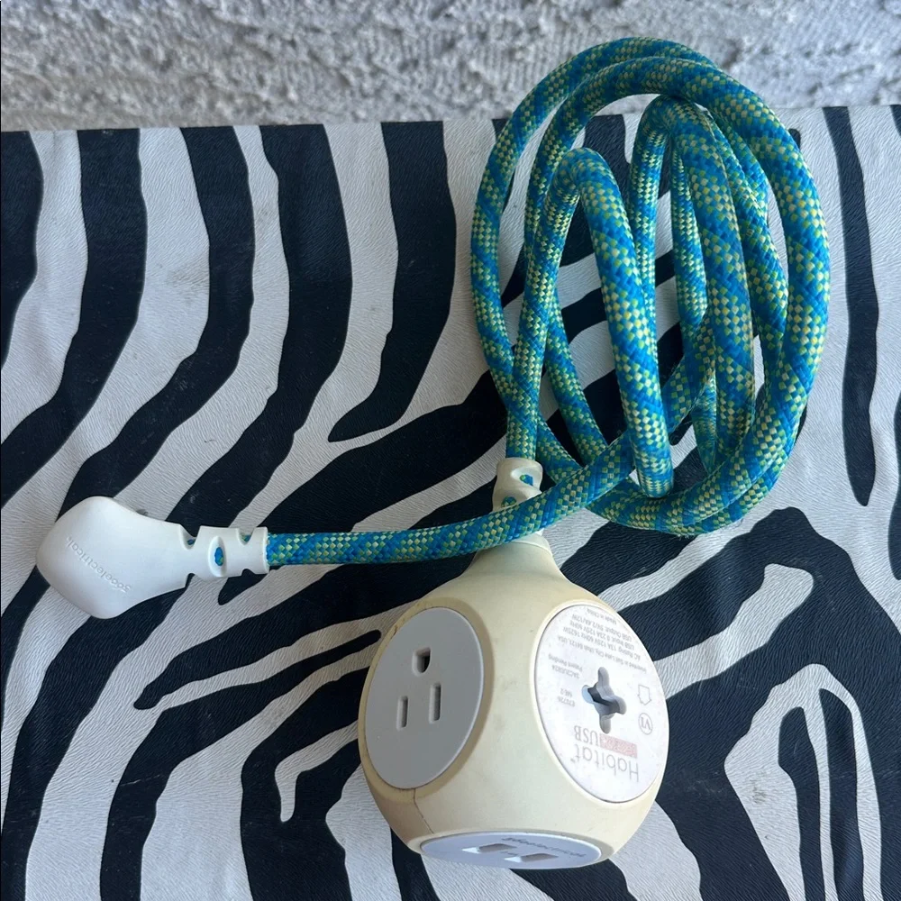 360 Electrical Habitat extension cord with USB ports-used in great condition
